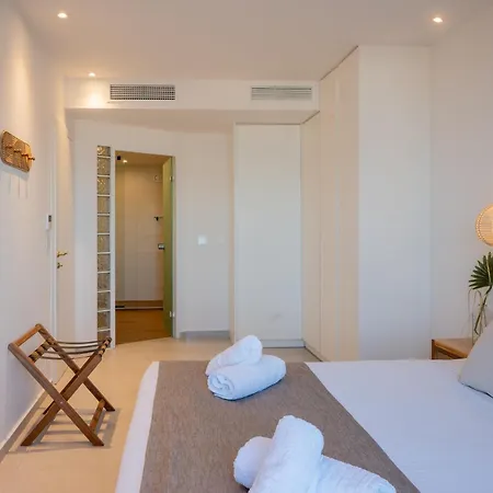 Amphimatrion Luxury Lägenhet Kalivai