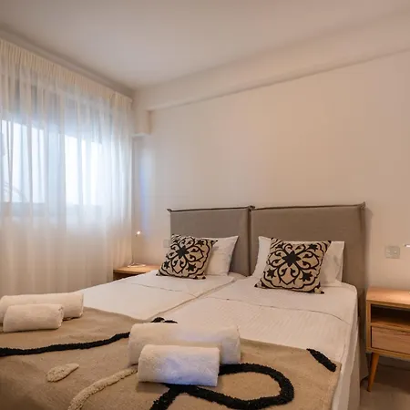 Lägenhet Amphimatrion Luxury Kalivai