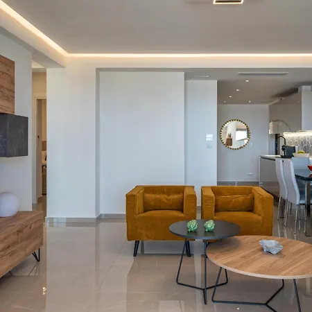 Amphimatrion Luxury Lägenhet Kalivai