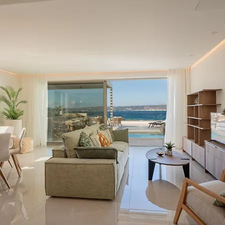Lägenhet Amphimatrion Luxury Kalivai