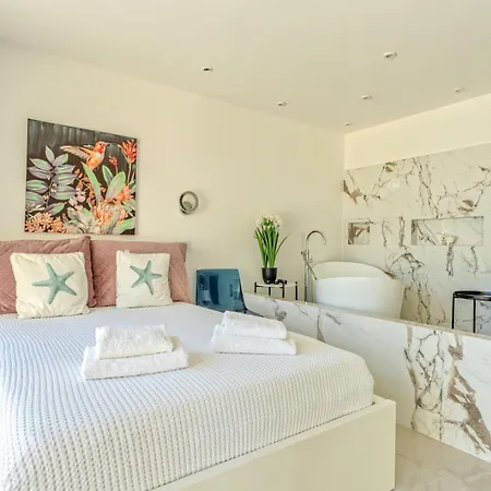 Amphimatrion Luxury * Kalivai